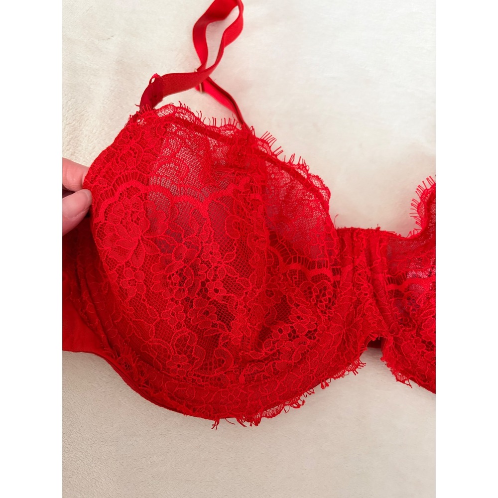 Victoria's Secret Dream Angels Red Lace Unlined Underwire Bra 40C 385074-QD4 - Picture 2 of 10